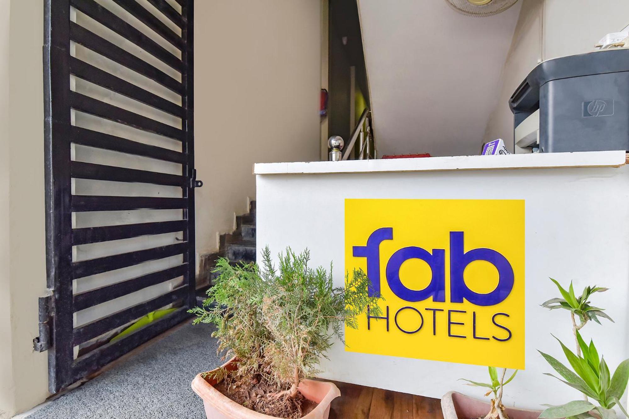 Fabexpress Nishesh Tower Hotel Ujjain Exterior foto