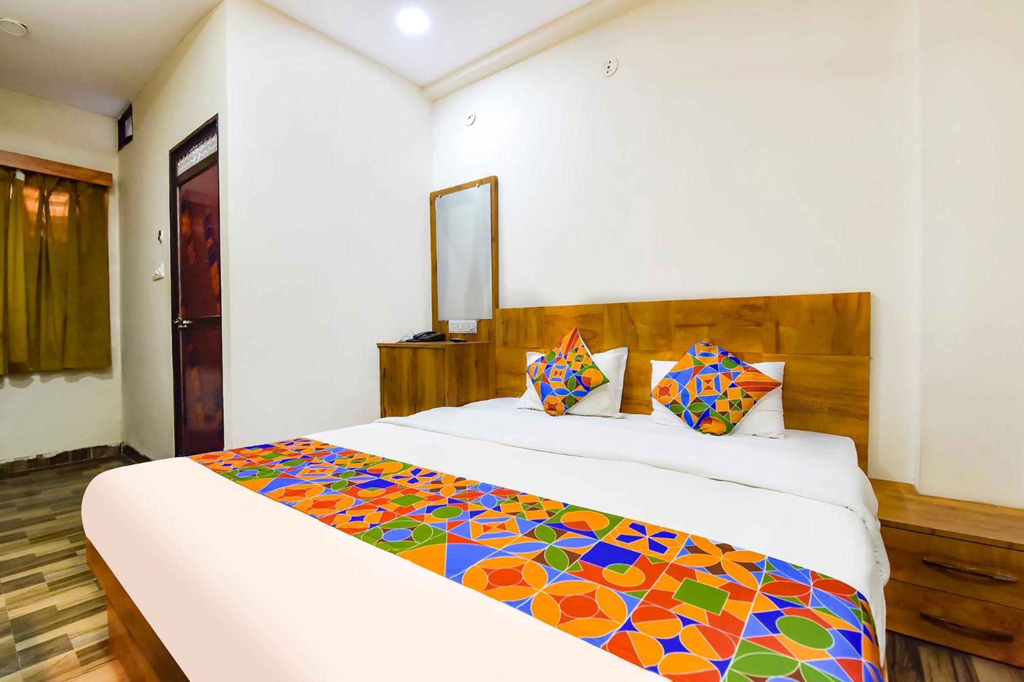 Fabexpress Nishesh Tower Hotel Ujjain Exterior foto