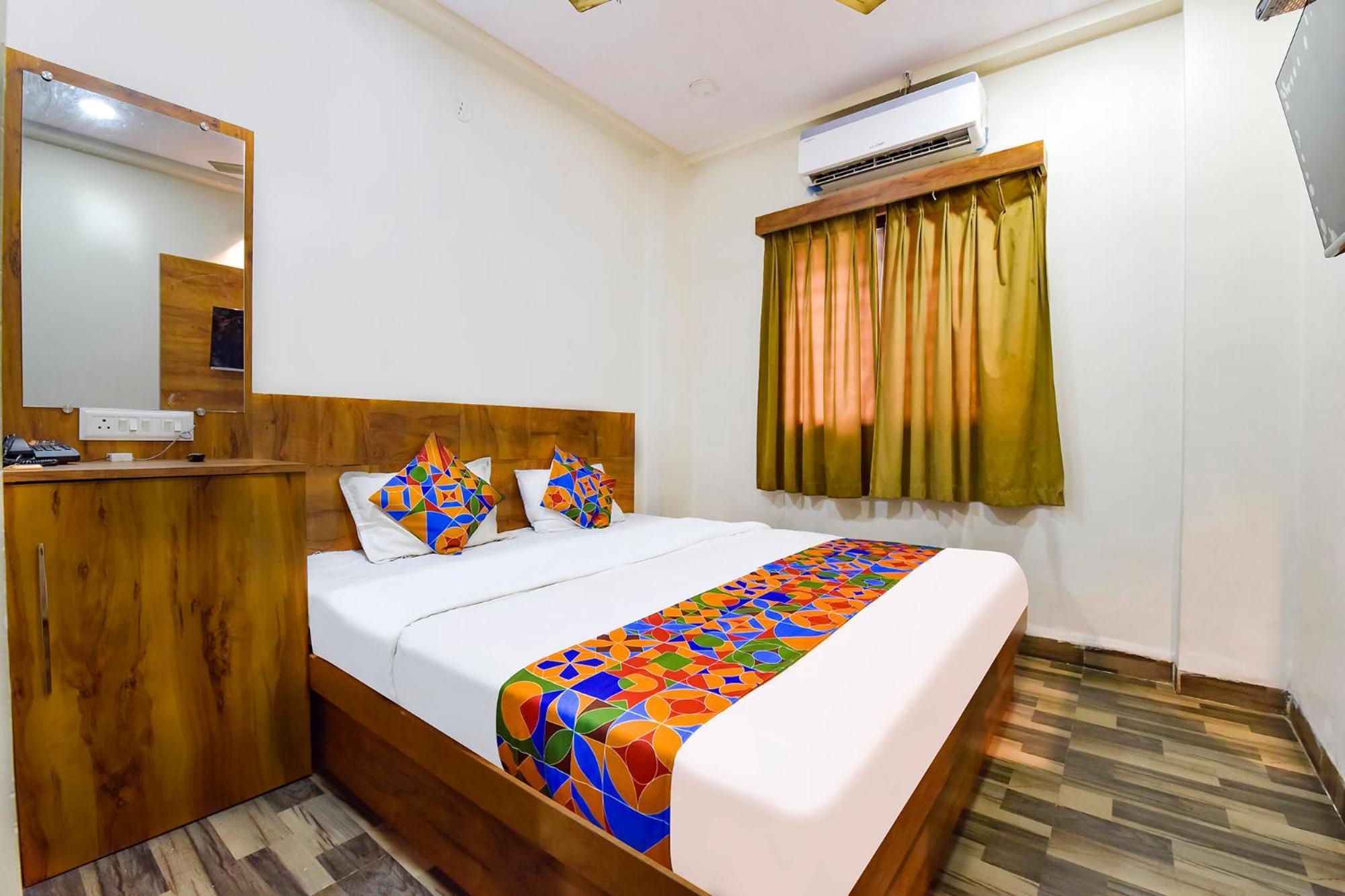 Fabexpress Nishesh Tower Hotel Ujjain Exterior foto