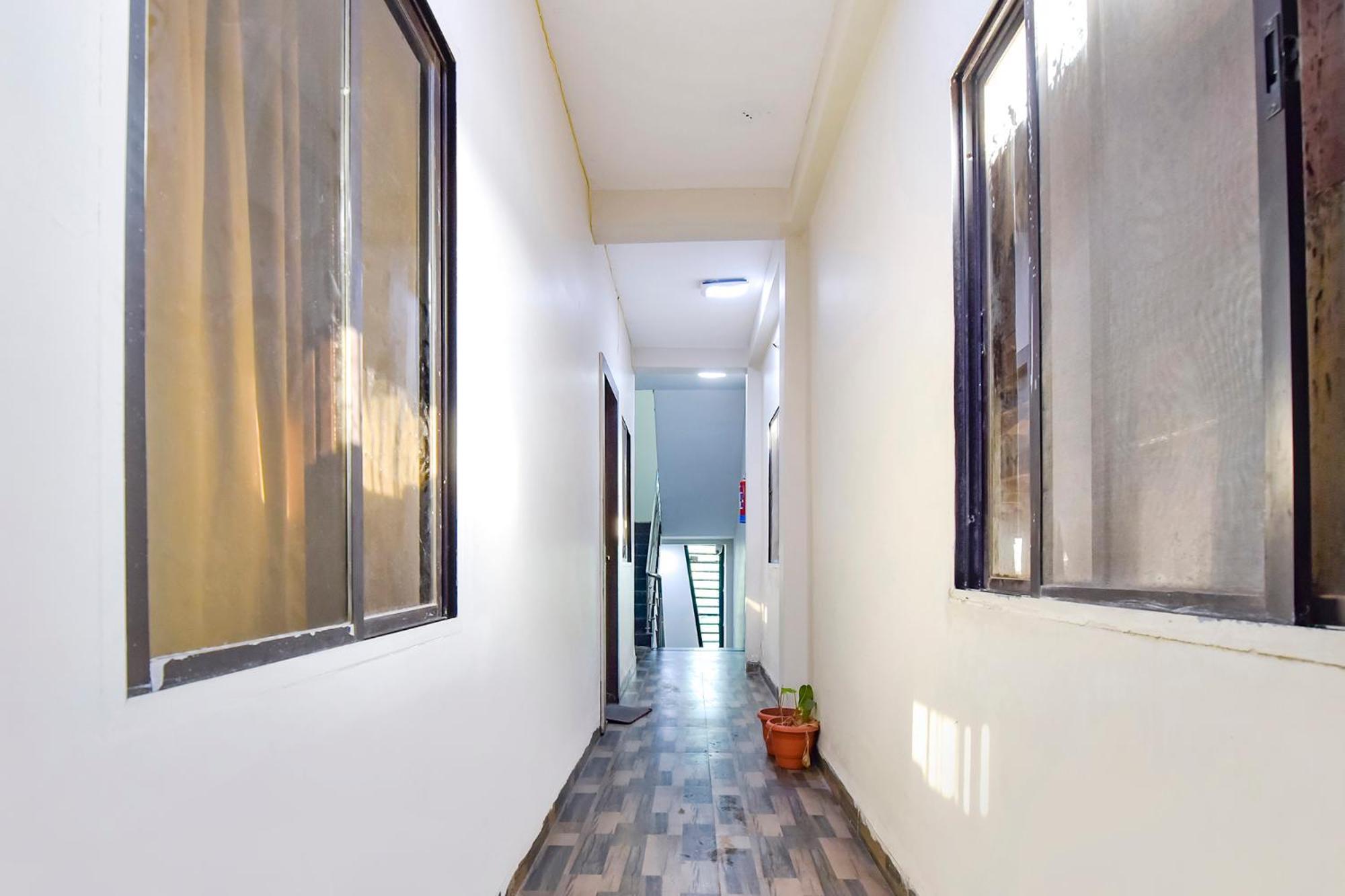 Fabexpress Nishesh Tower Hotel Ujjain Exterior foto