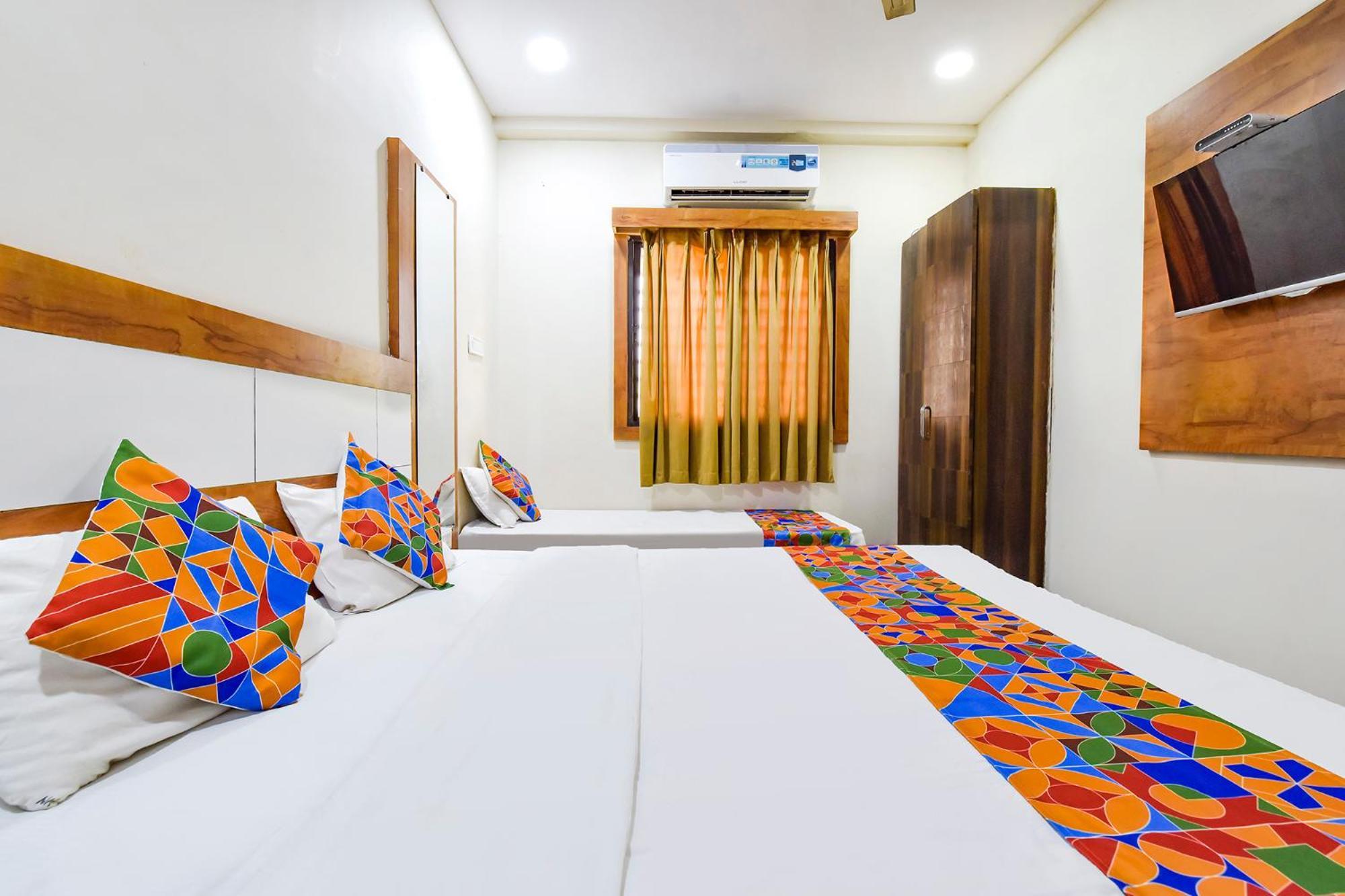 Fabexpress Nishesh Tower Hotel Ujjain Exterior foto